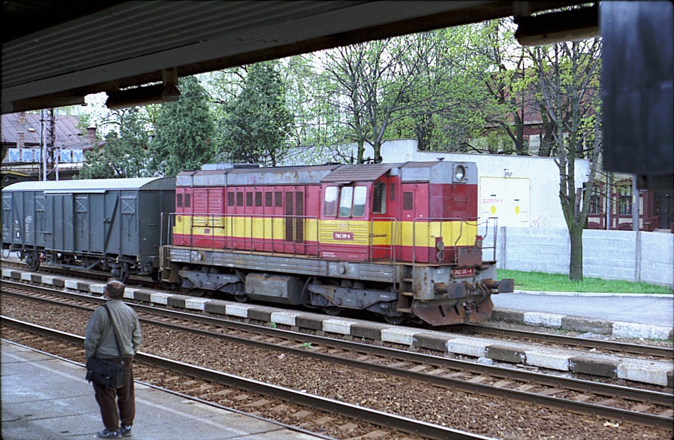 742 311-4