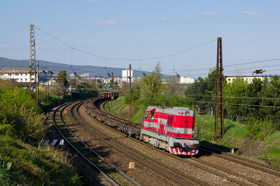 742 645-5
