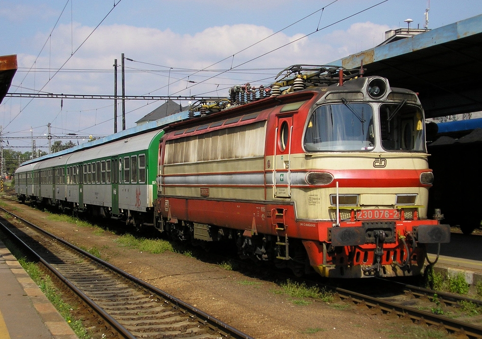230 076-2