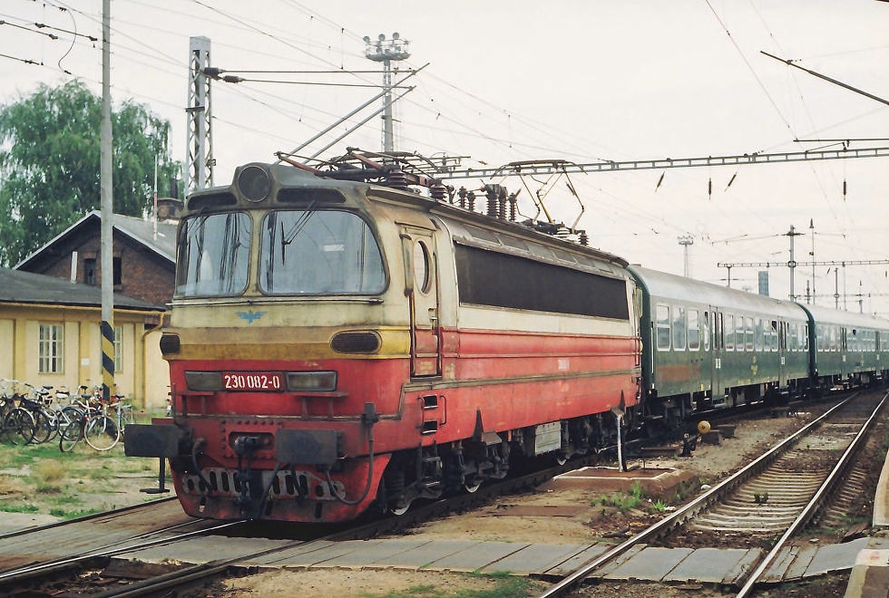 230 082-0