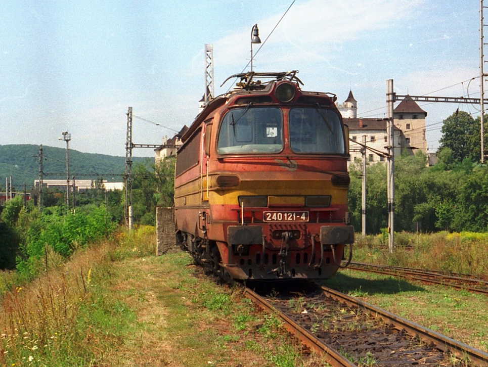 240 121-4