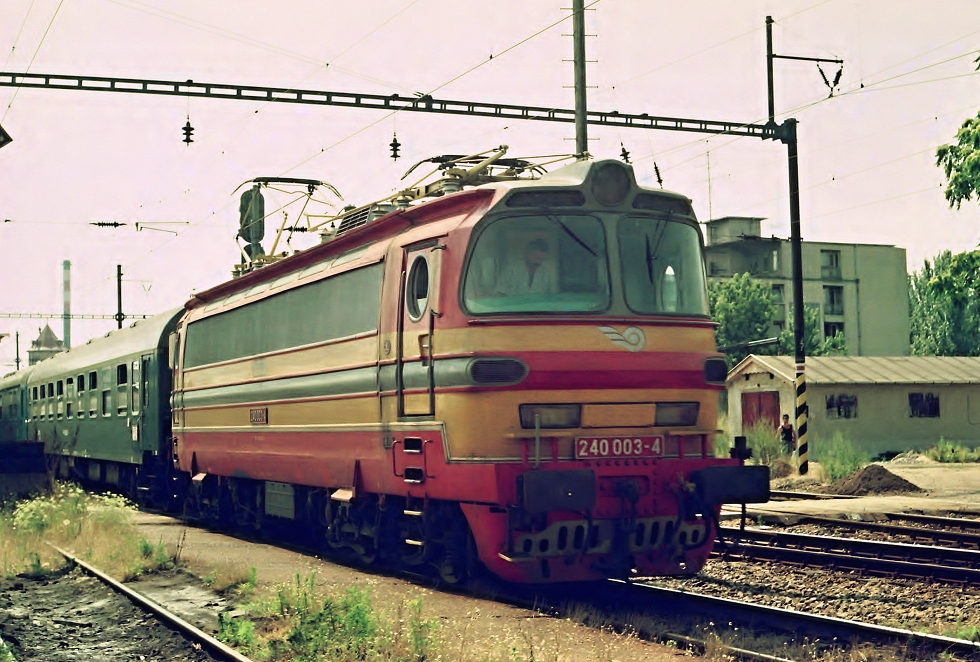 240 003-4