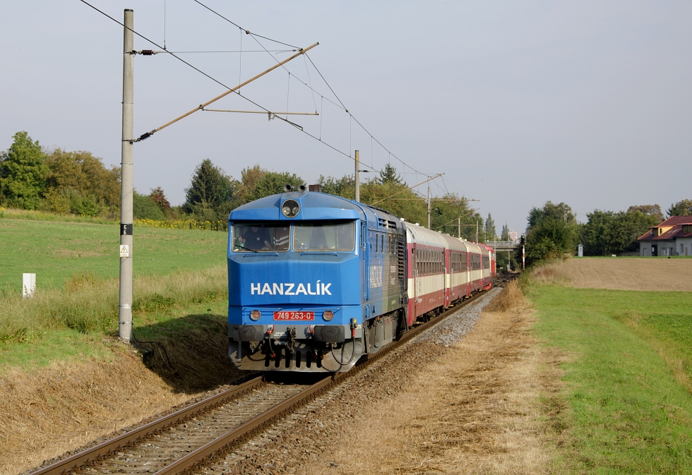 749 263-0
