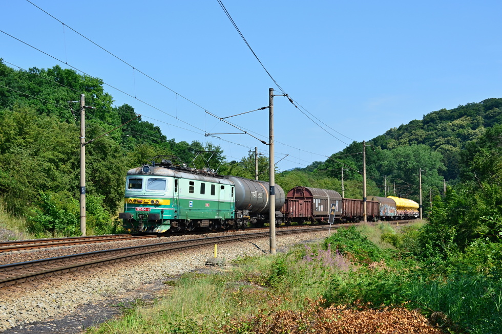 122 004-5