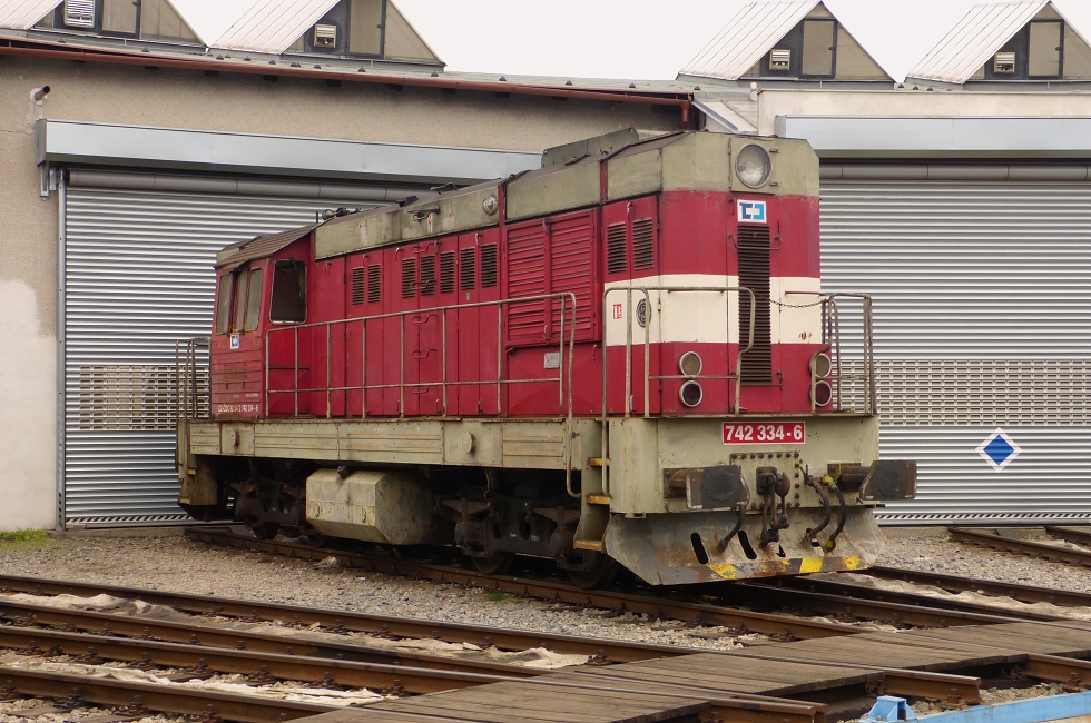 742 334-6
