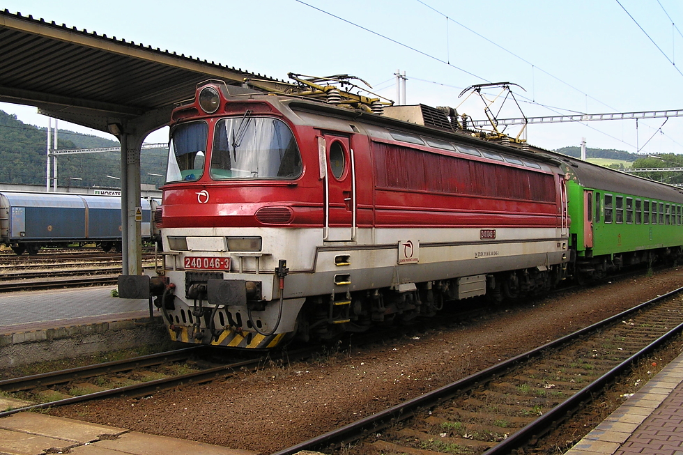 240 046-3
