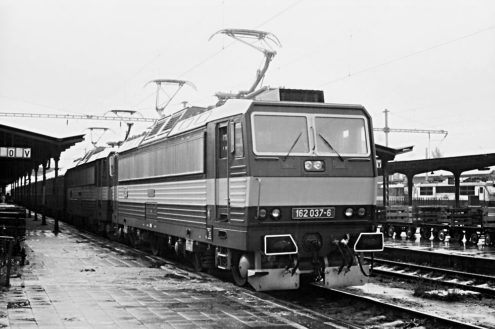 162 037-6