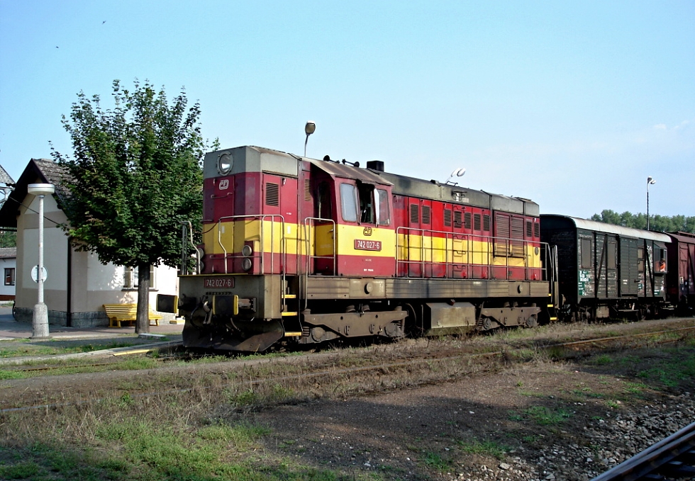 742 027-6