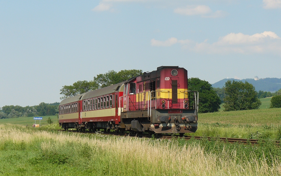742 028-4