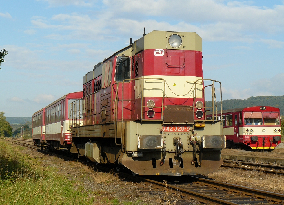 742 320-5