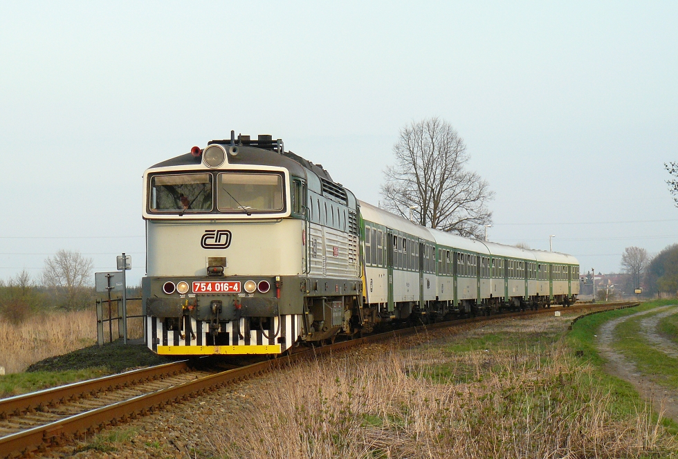 754 016-4