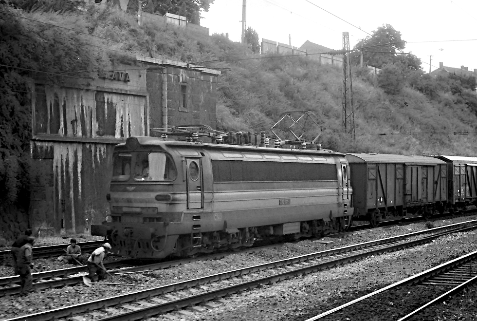 230 001-0