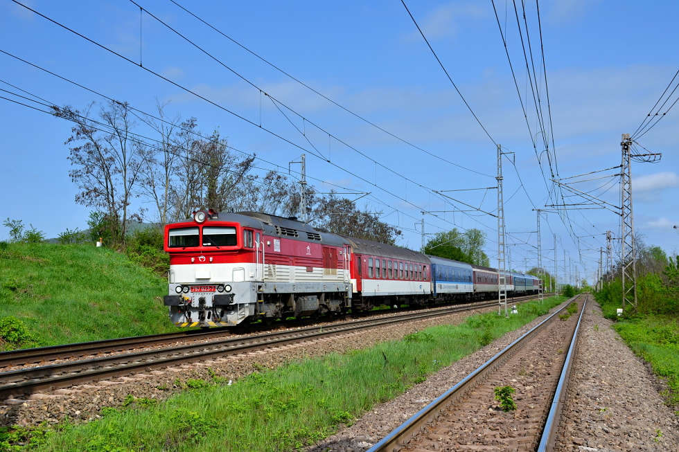 757 023-7