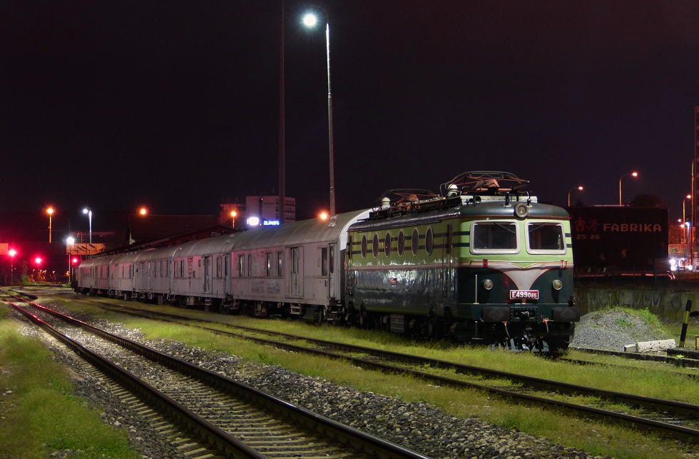 E499.085