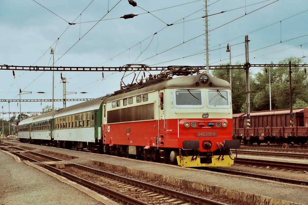 242 237-6