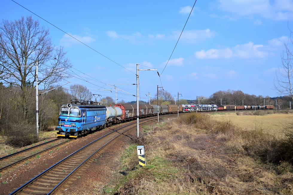230 051-5