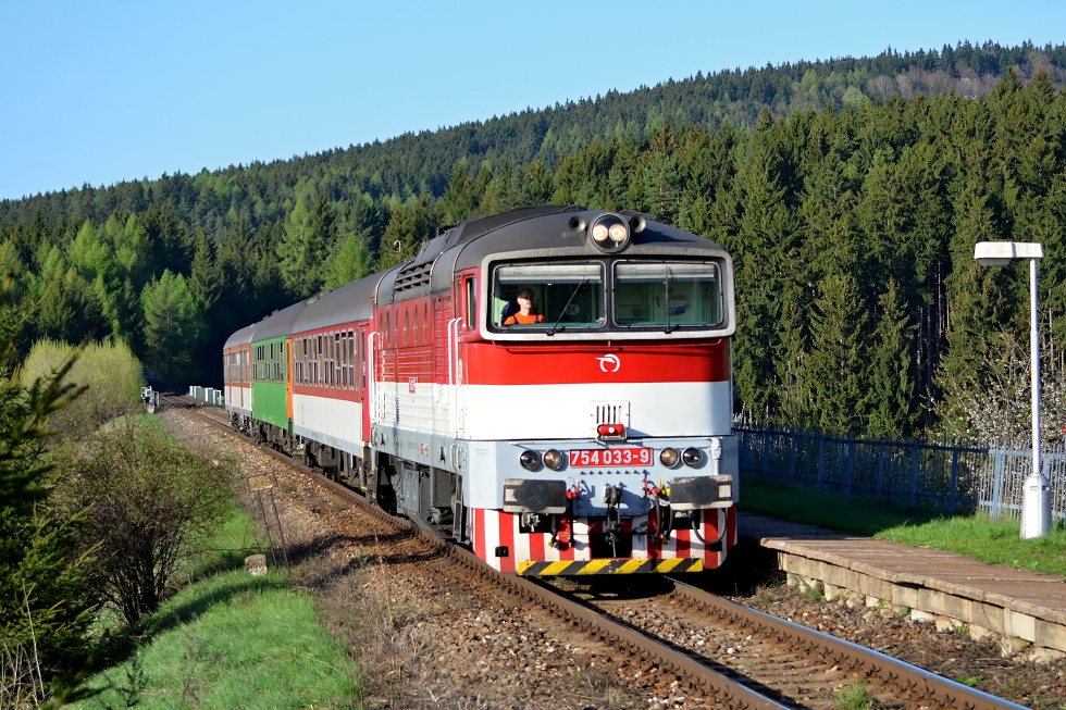 754 033-9