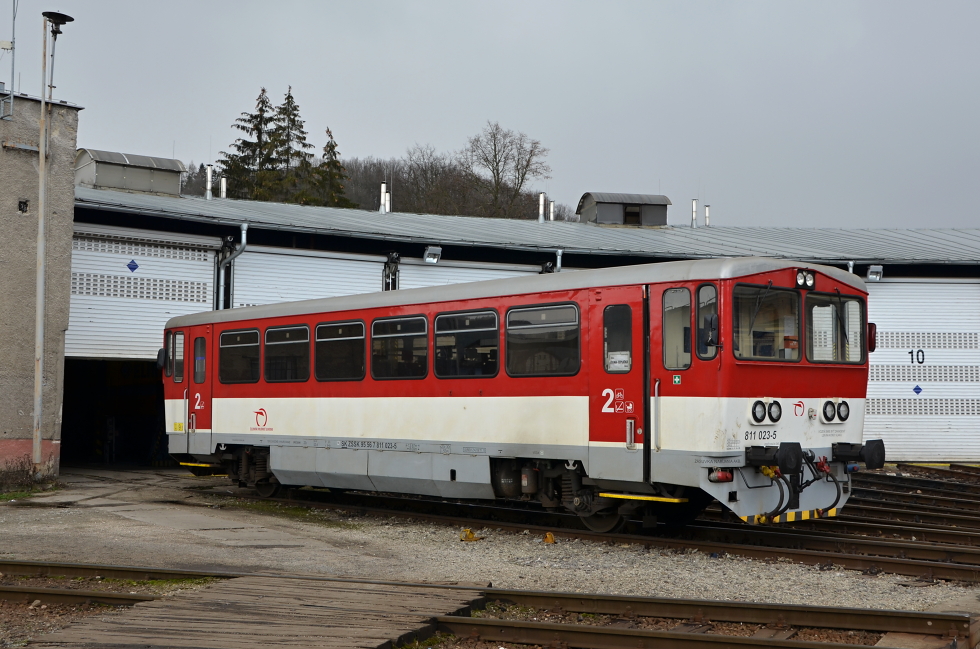 811 023-5