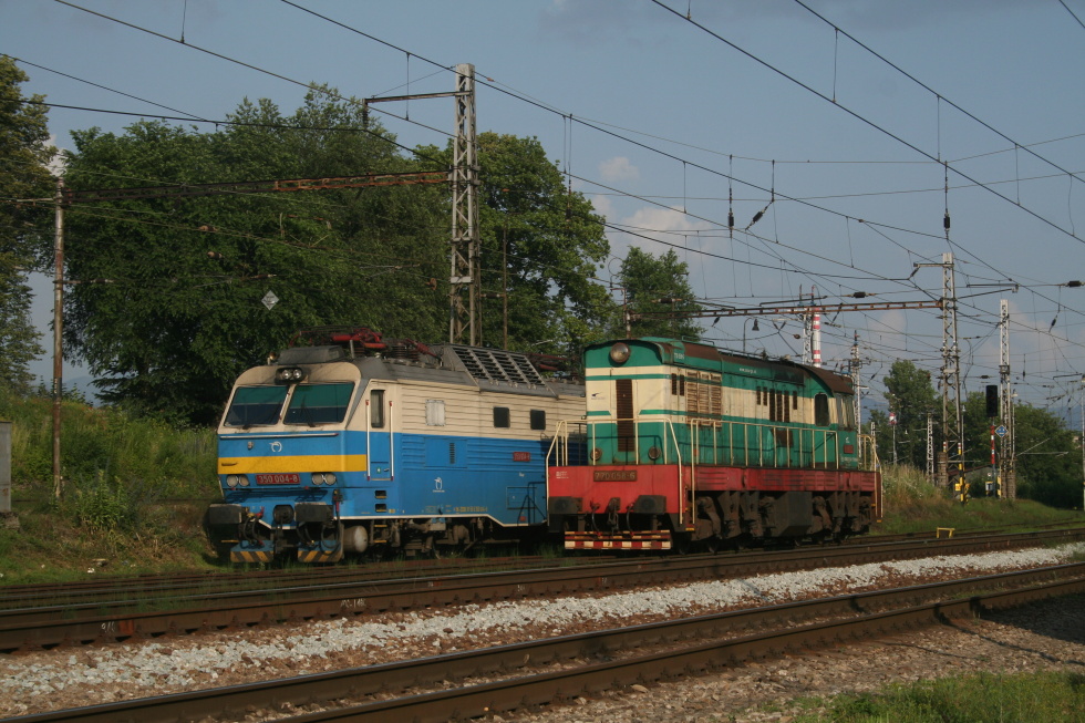 350 004-8
