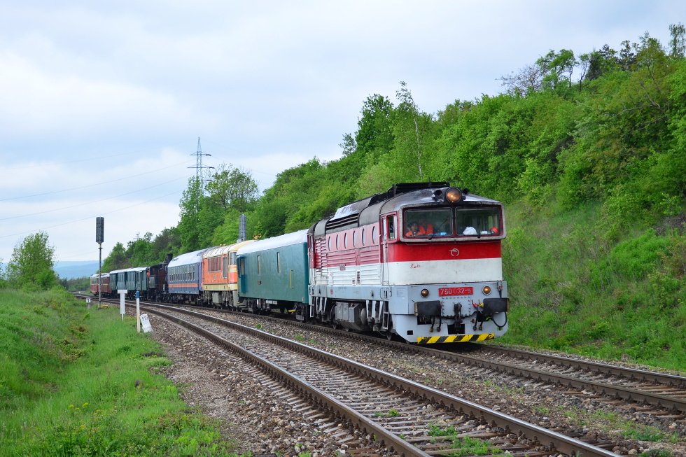 750 032-5
