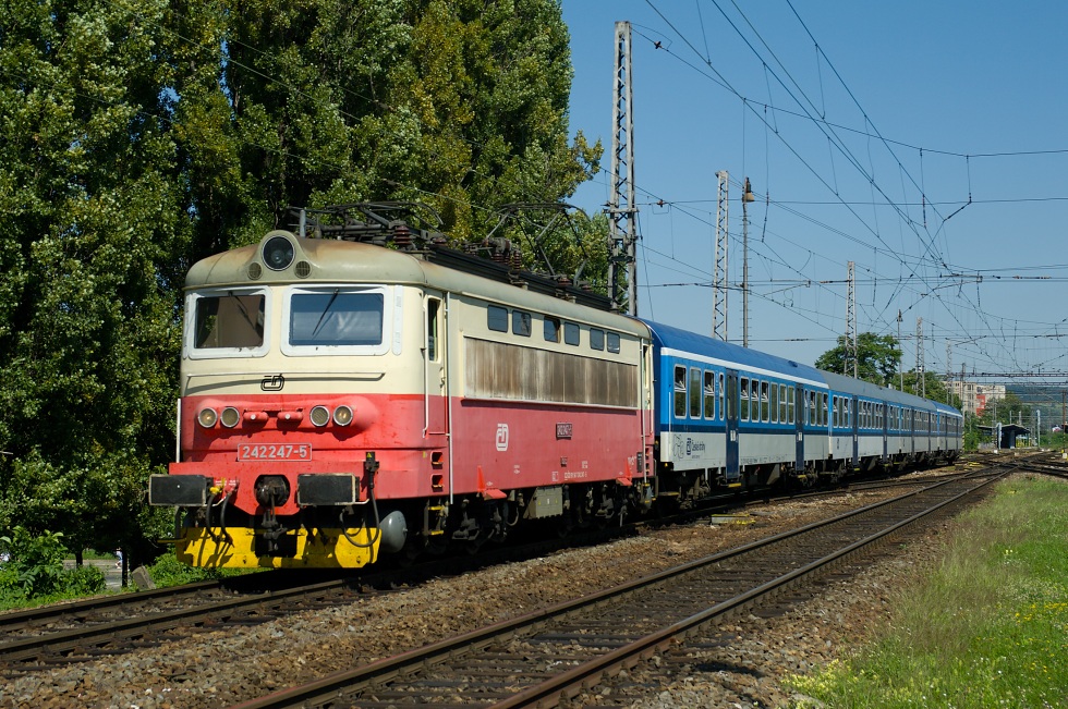 242 247-5