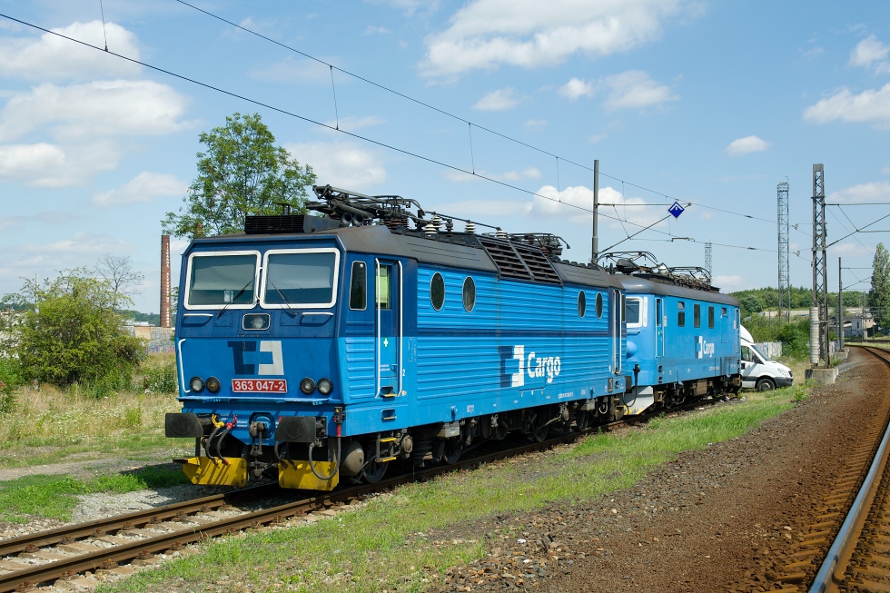 363 047-2