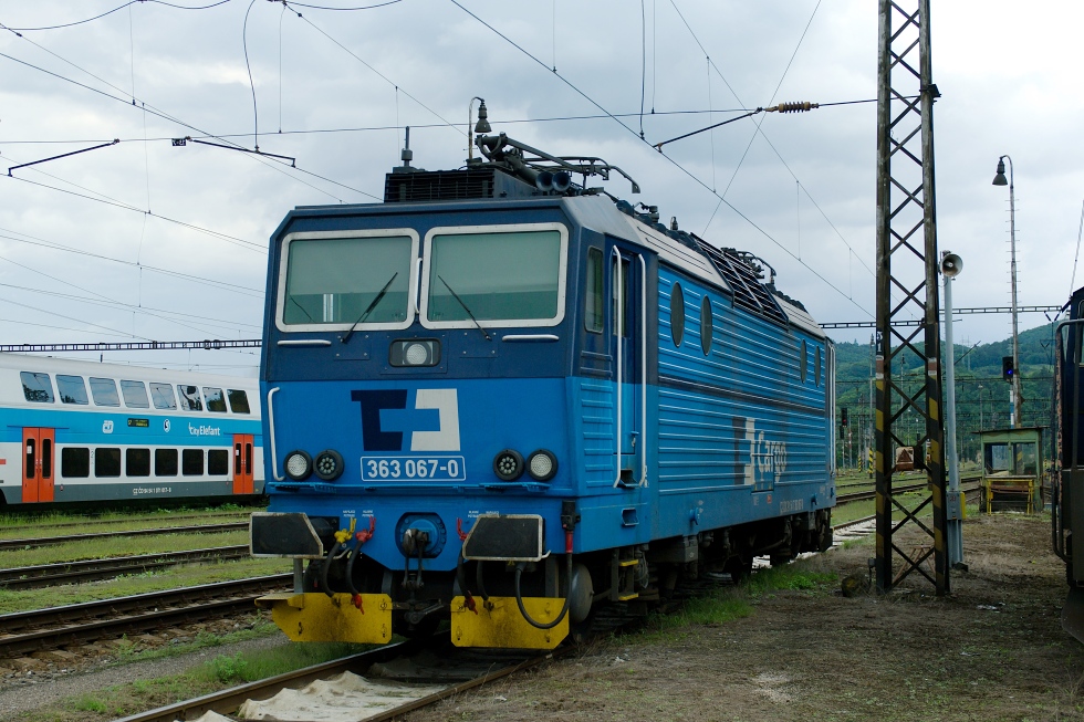 363 067-0