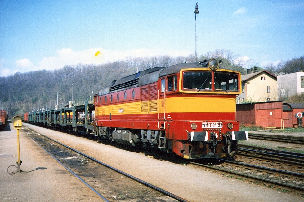 753 069-4