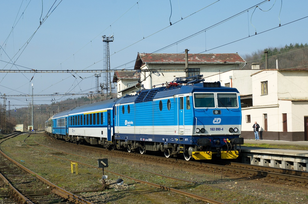 163 090-4