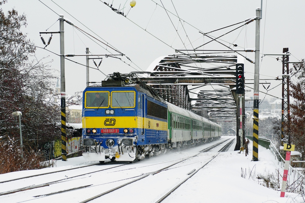 363 061-3