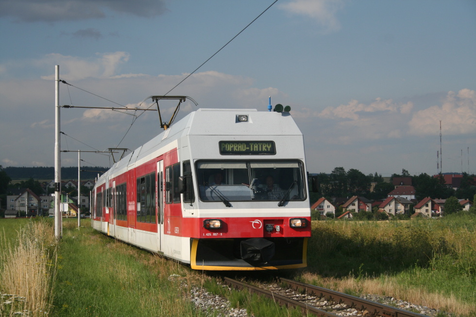 425 957-8