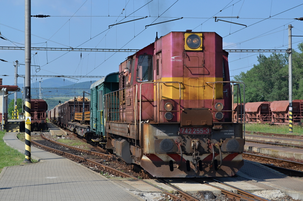 742 255-3