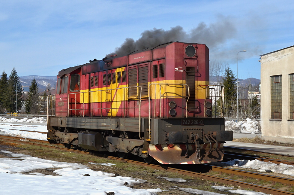 742 286-8