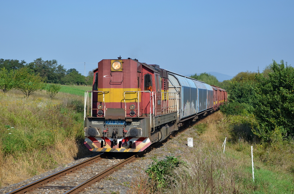 742 352-8