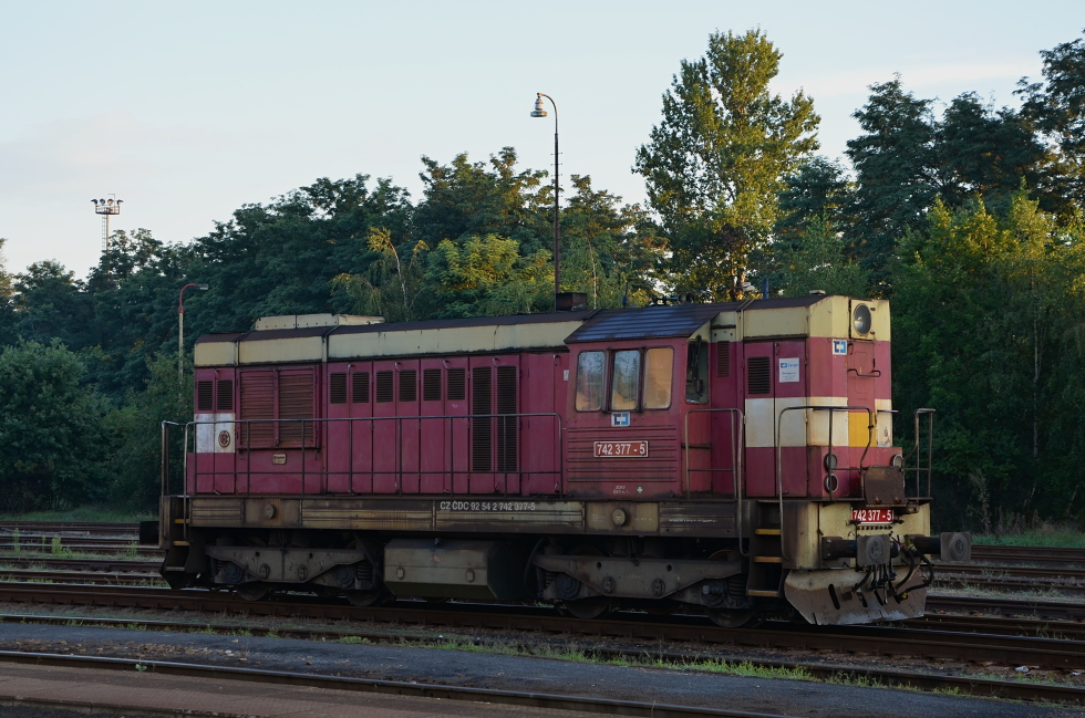 742 377-5