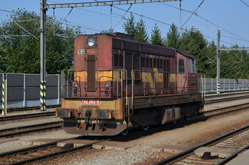 742 382-5