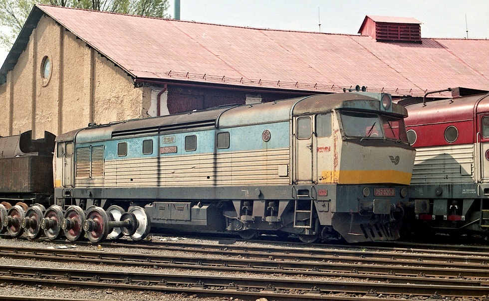752 020-8