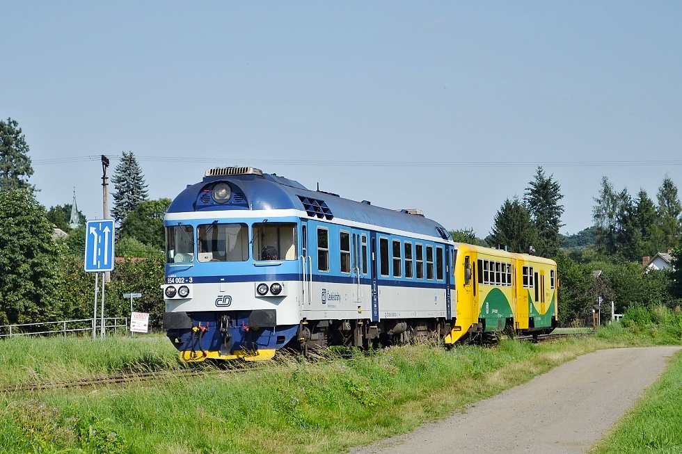854 002-3