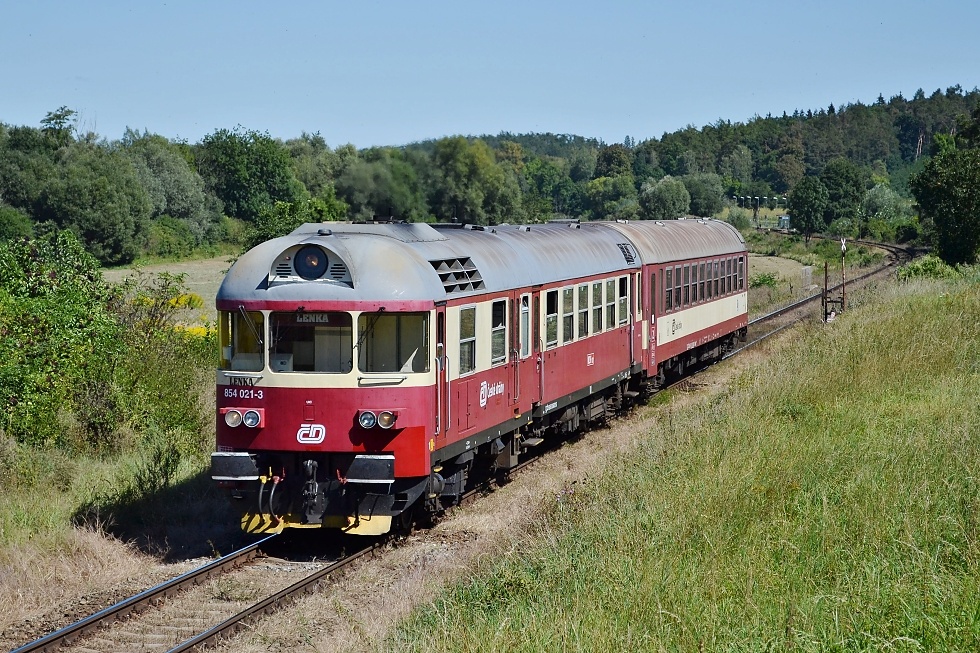 854 021-3