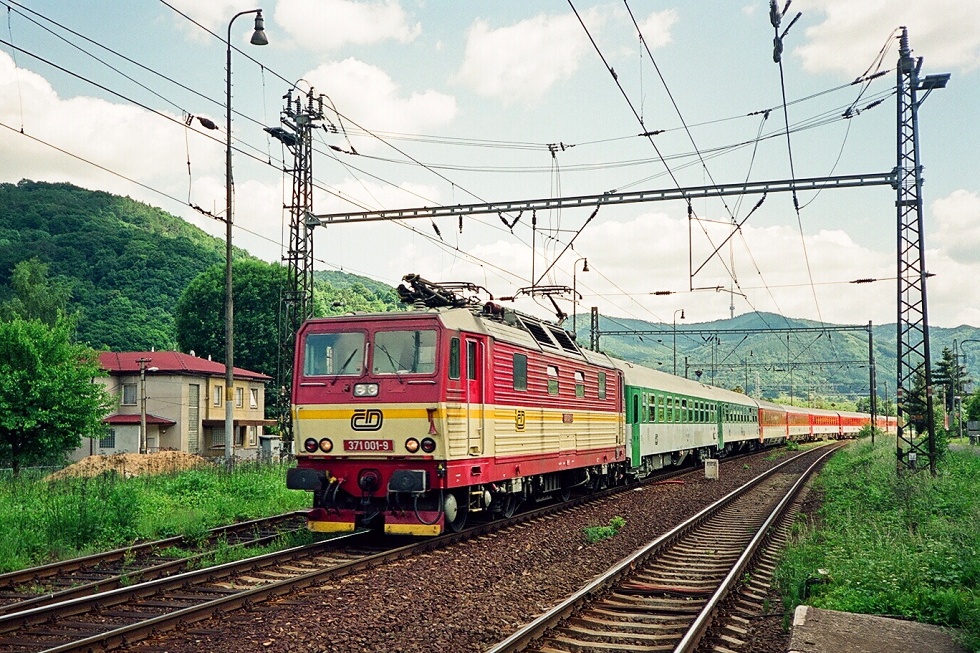 371 001-9