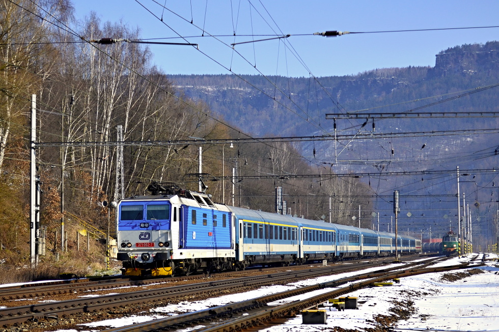 371 002-7