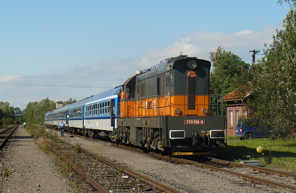 770 518-9