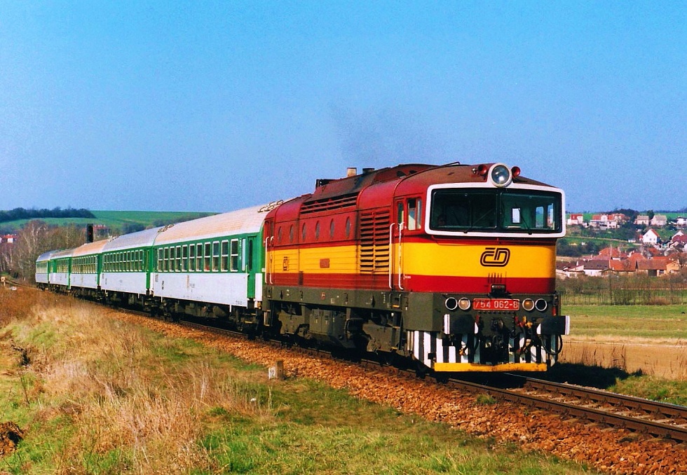 754 062-8