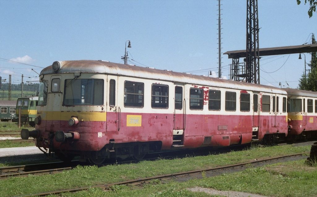 820 048-7