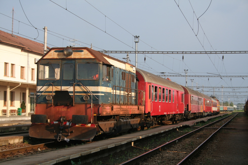 721 078-4