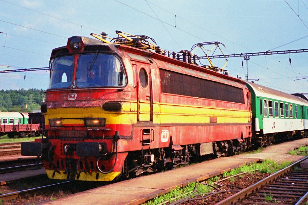 230 075-4