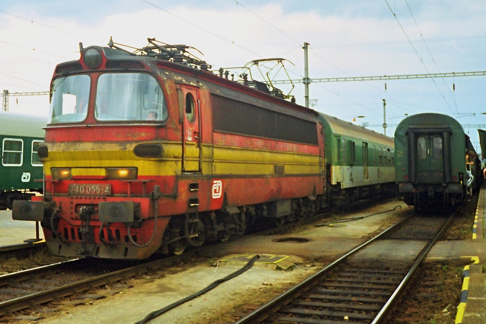 240 055-4