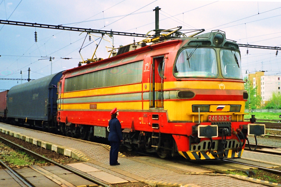 240 083-6