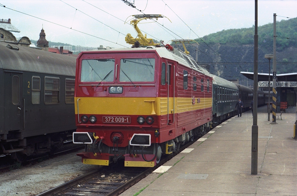 372 009-1