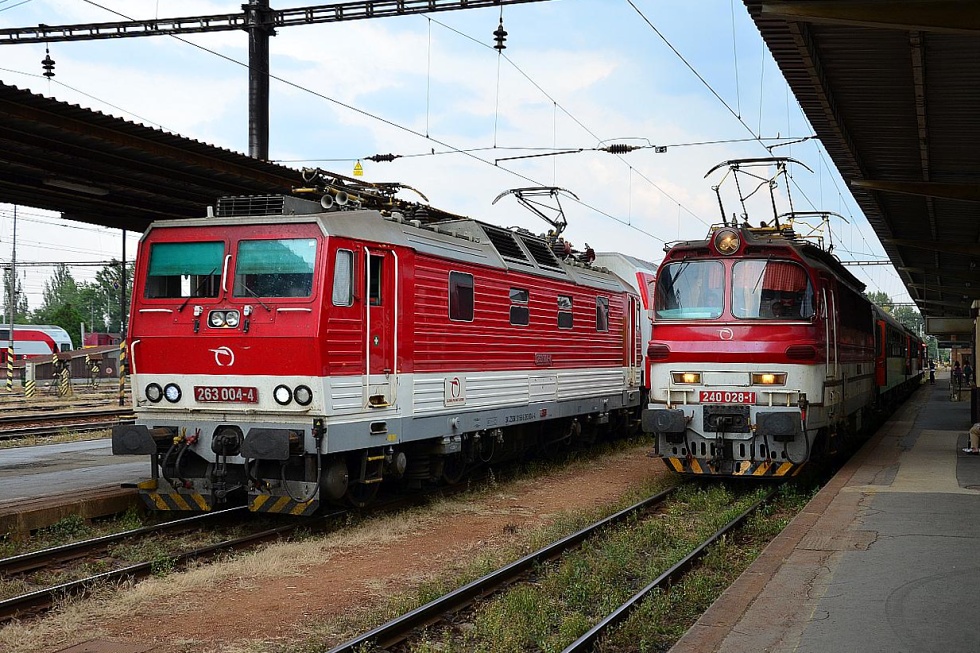 263 004-4